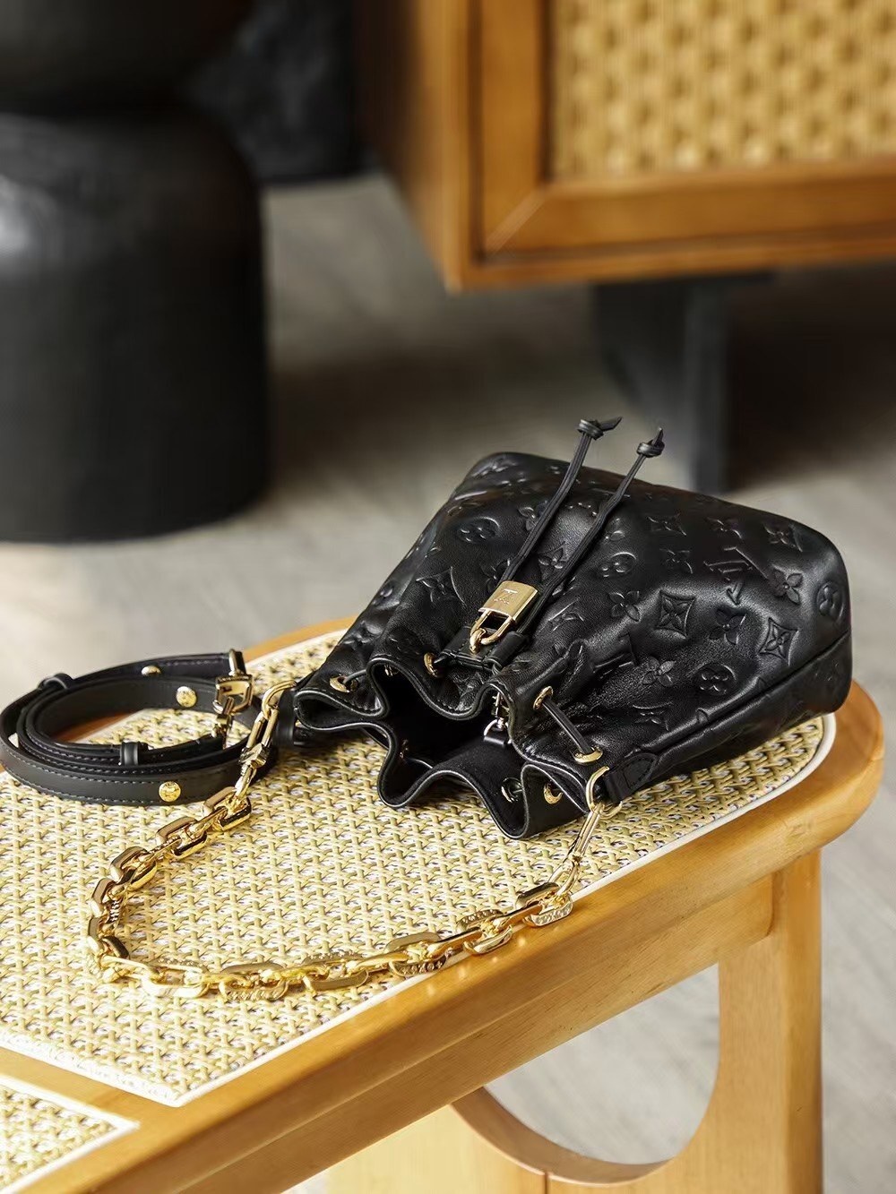 LOUIS VUITTON COUSSIN BUCKET BAG - Picture 7 of 8